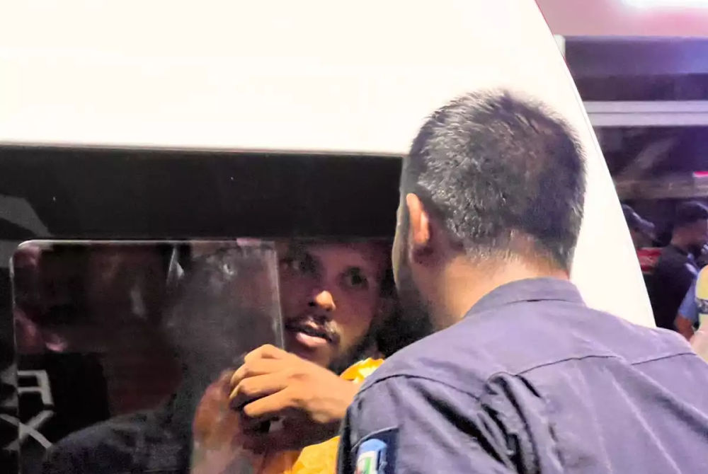 ލޫޓުވައިފި މުޒާހަރައިން ކުރީގެ މަޖިލިހުގެ މެމްބަރު ޔާސިރު ހައްޔަރު ކޮށްގެން ގެންދަނީ