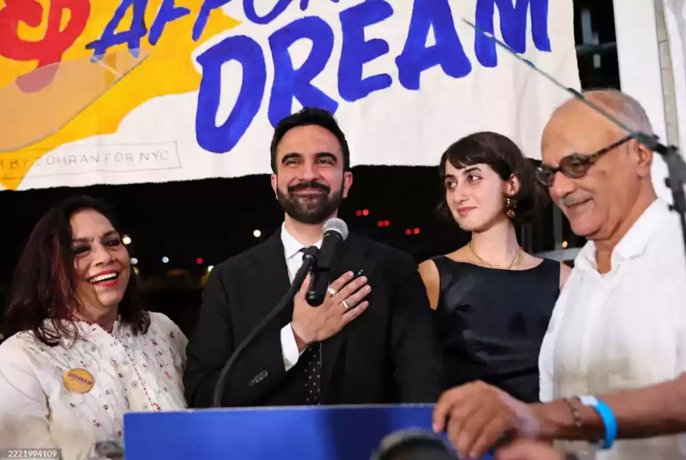 އިންތިޚާބުގެ ކާމިޔާބު ފާހަގަ ކުރުމަށް ބޭއްވި އެއްވުމުގައި (ވ-ކ) މިރާ ނައިރް، ޒޮހްރާން މަމްދާނީ ރާމާ ދުވާޖީ އަދި މަހްމޫދު މަމްދާނީ