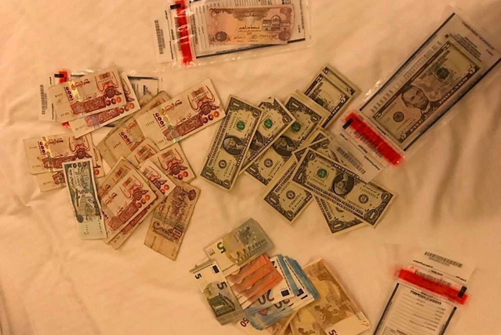 ރިސޯޓެއްގެ ރޫމަކުން ވަގަށް ނަގާފައިވާ ގިނަ ޢަދަދެއްގެ ބޭރު ފައިސާ