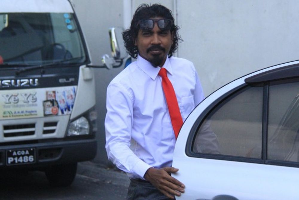 ރާއްޖެޓީވީގެ ކެމެރާމަން އާދަމް ޒަރީރު: ނުހައްގު އަދަބެއް ދިނުމުގެ ކުރިން ސަލާމަތް ކޮށްދިނުމަށް ރާއްޖެޓީވީން ވަނީ ގޮވާލާފައި