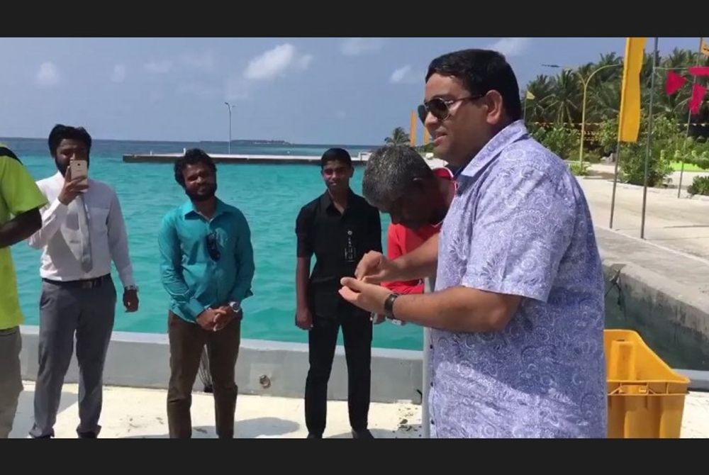 މިނިސްޓަރު ޝައިނީ މަސްވެރިންނާއި ދެމެދު އުފެދުނު ޚިޔާލު ތަފާތުވުމެއްގެ ތެރެއިން