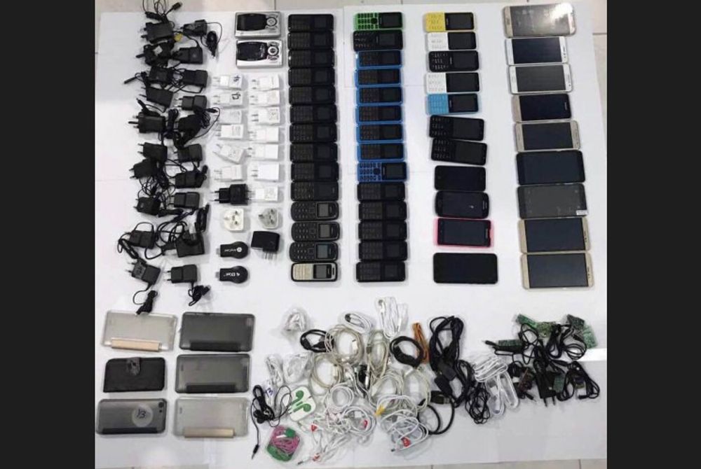 މިއަދު ޖަލަށް ވައްދަން އުޅުނު ފޯންތައް: މި މައްސަލައިގައި ހައްޔަރުކުރީ 22 އަހަރުގެ ފިރިހެނެއް