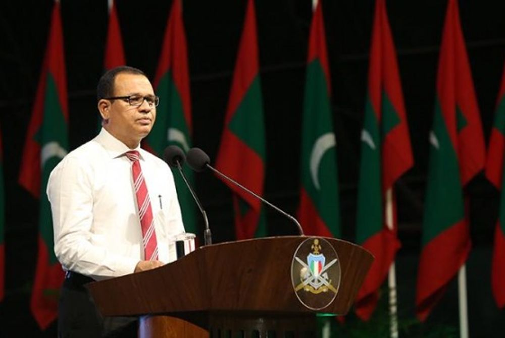 ޑިފެންސް މިނިސްޓަރ އާދަމް ޝަރީފް އުމަރު