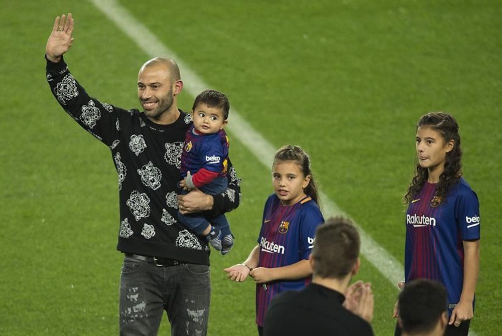 އާޖެންޓީނާގެ ޑިފެންޑަރު ހާވިއޭ މަޝަރާނޯ އެކްލަބުގެ ސަޕޯޓަރުންނަށް އަލްވަދާއު ކިޔަނީ