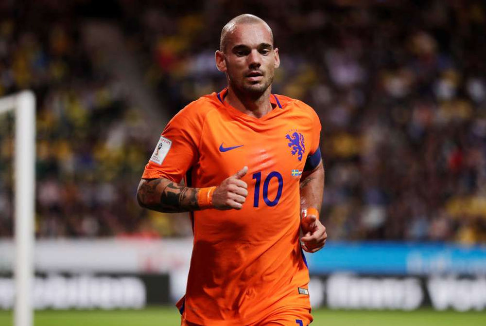 ވެސްލީ ސްނެއިޑާ ނެދަލޭންޑްސްގެ ރަސްމީ ޖާޒީގައި