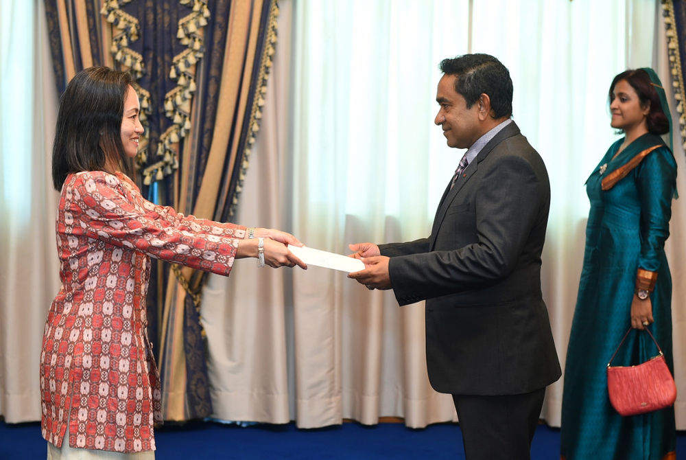 File photo: UN Resident Coordinator, Shoko Noda presents her credentials to President Abdulla Yameen