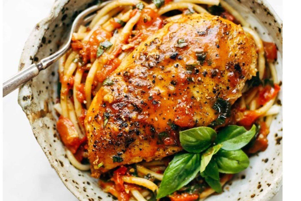 ގާލިކް ބެސިލް ޗިކަން ބަޓަރ ޓޮމާޓޯ ސޯސް