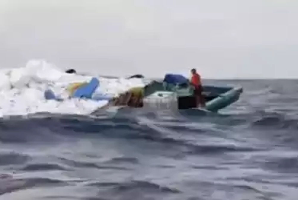 އަޑިއަށް ދާ ކަމުގެ މައުލޫމާތު ލިބިފައިވާ "ފެހިލާ" ނަމަކަށްކިޔާ މުދާ އުފުލާ ދޯނި