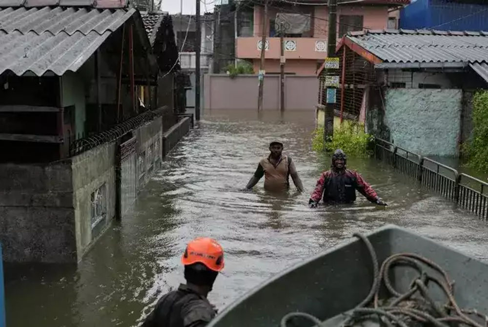ފެންބޮޑުވެފައިވާ ސަރަހައްދެއްގައި އާންމުންގެ ބަޔަކު ޙަރަކާތްތެރި ވަނީ