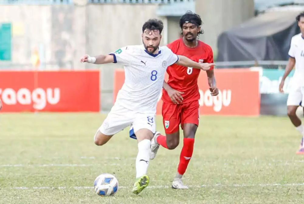 ރާއްޖެ އާއި ފިލިޕީންސް ކުޅުނު މެޗުގައި، ފިލިޕީންސްގެ މެނުއަލް ބޯޅަ ހިފައިގެން ކުރިޔަށް ދަނީ 