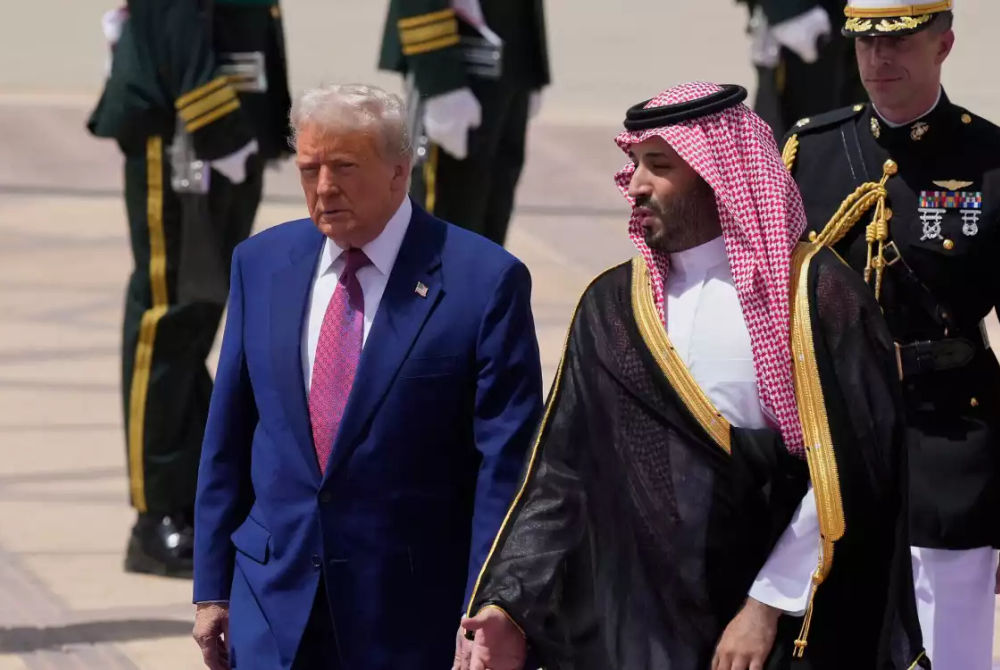 އެމެރިކާގެ ރައީސް ޑޮނަލްޑް ޓްރަމްޕް އަދި، ސައުދީ އަރަބިއްޔާގެ ވަލީ އަހުދު މުޙައްމަދު ބިން ސަލްމާން