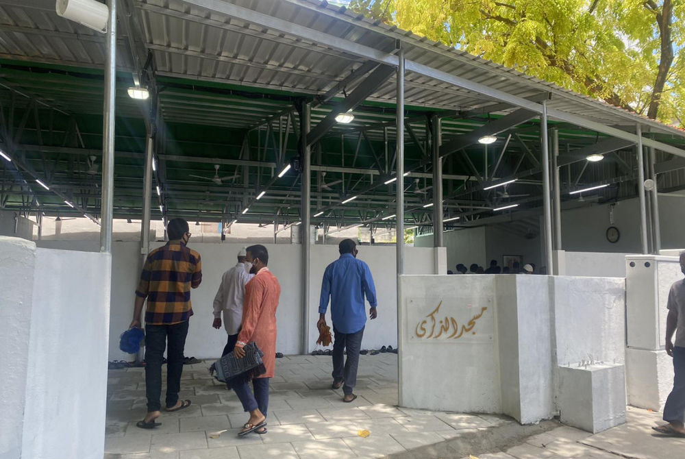 ޒިކުރާ މިސްކިތް ހުރި ބިމުގައި އެޅި ވަގުތީ މިސްކިތް