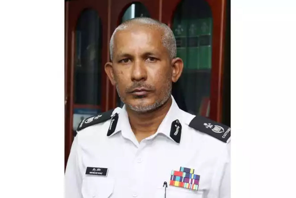 މަހްމޫދު ރިޔާޒް - ކަސްޓަމްސްގެ ޑިޕިއުޓީ ކޮމިޝަނަރ