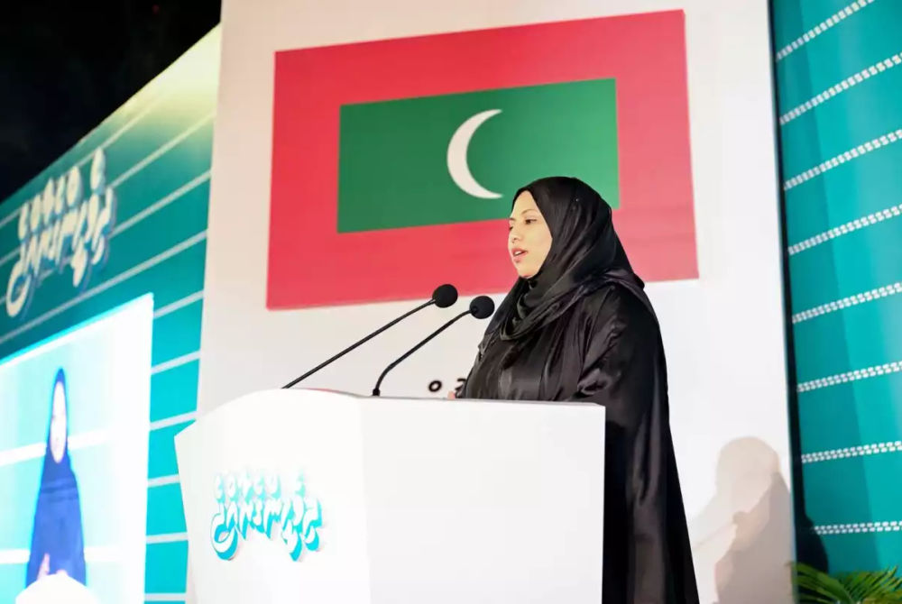 ރައީސް އޮފީހުގެ ތަރުޖަމާނު އަދި އެންސްޕާގެ ވެރިޔާ ހީނާ ވަލީދު