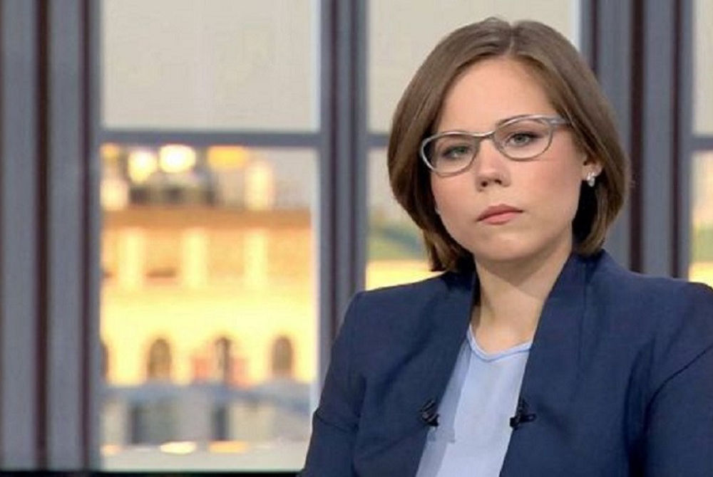 ކާރު ބޮމެއްގައި އަވަހާރަކޮށްލާފައިވާ ދާރްޔާ ދުގީނާ