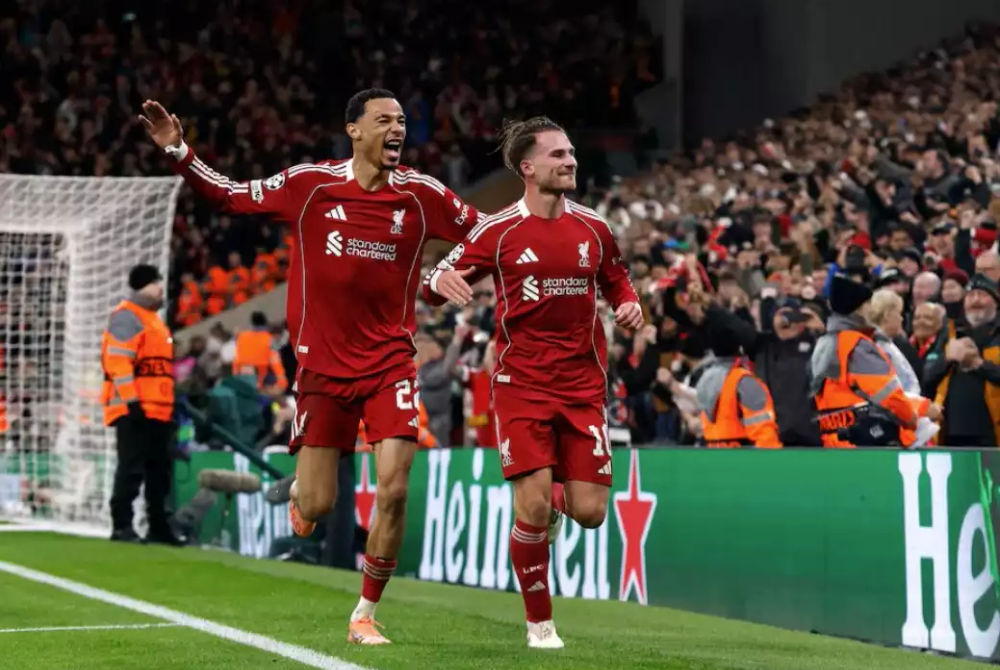 މެޗުގައި ލަނޑު ޖެހުމަށް ފަހު ލިވަޕޫލްގެ ކުޅުންތެރިން އުފާ ފާޅު ކުރަނީ