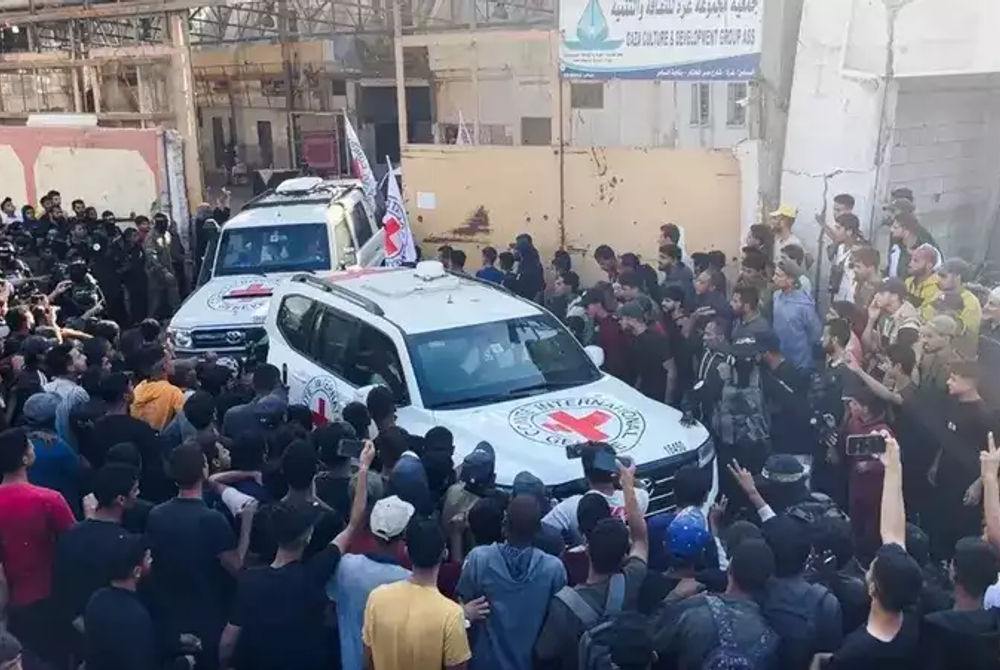 ހަމާސް އިން މިނިވަން ކުރި ރަހީނުން ގޮވައިގެން ދަތުރު ކުރި އައިސީއާރްސީގެ އުޅަނދު