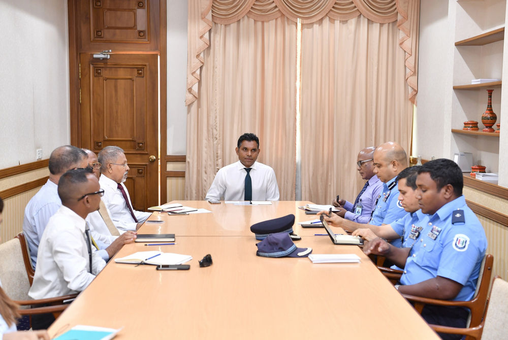 VP Naseem meets senior officials of the government.
