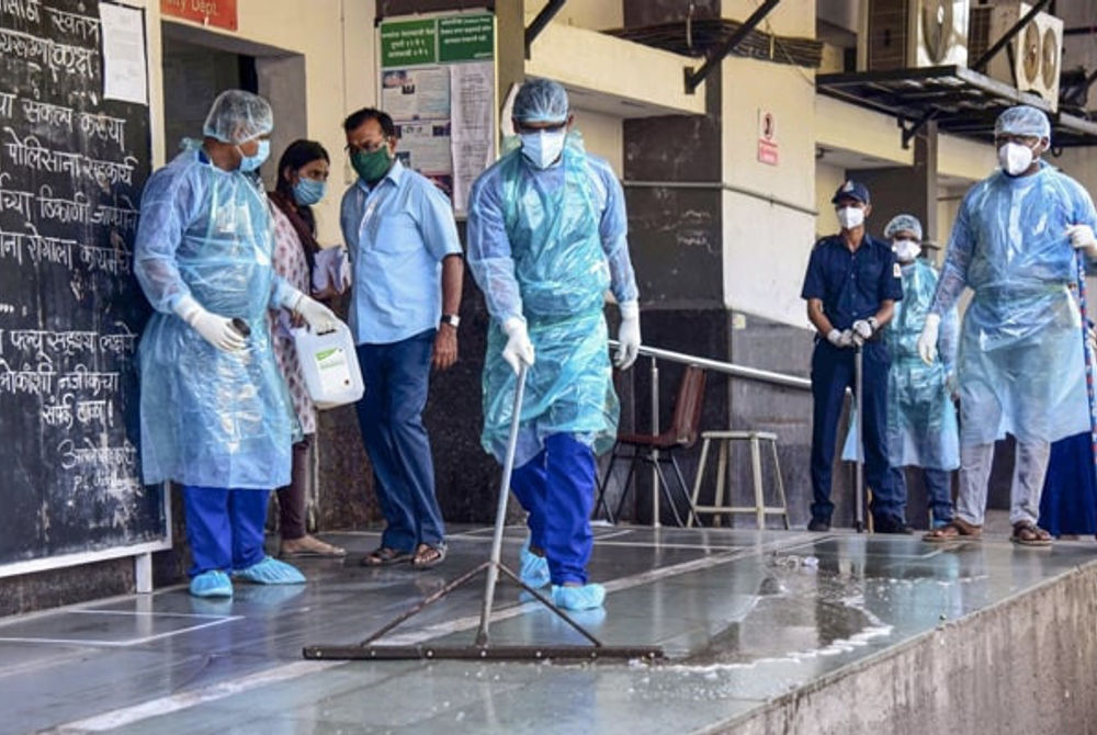 އިންޑިއާގައި ކޮވިޑުގެ ބަލިމަޑުކަމުން ރައްކާތެރިވުމަށް ފިޔަވަޅުތައް ތަންފީޒު ކުރަނީ- އިންޑިއާއިން ފެންނަމުންދާ ކޭސްތަކުގެ އަދަދު ވަނީ އިތުރުވެފައި