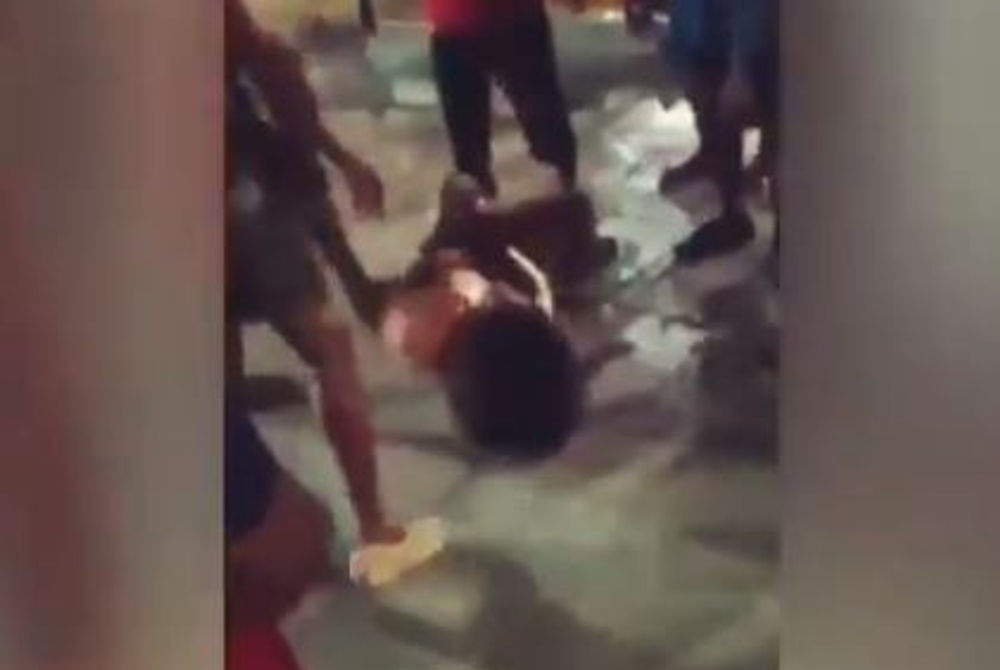 ސޯޝަލް މީޑިއާގައި ދަނީ ޒުވާނަކަށް އަނިޔާކުރަމުންދާ ވީޑިއޯ ދައުރުވަމުން