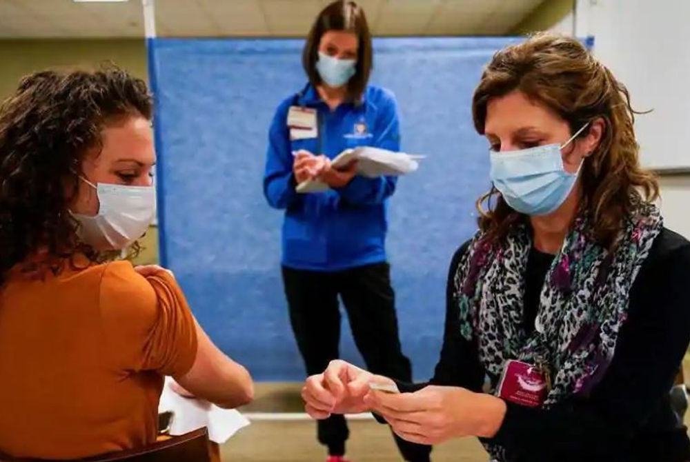 ކޮވިޑް-19ށް ވެކްސިން ދިނުމުގެ ޕްރޮގްރާމް