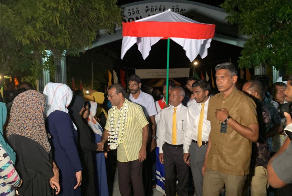 ރައީސް ނަޝީދު ވިލިނގިއްޔަށް ވަޑައިގަތުމުން އެރަށުގެ ރައްޔިތުން މަރުހަބާ ކިޔަނީ