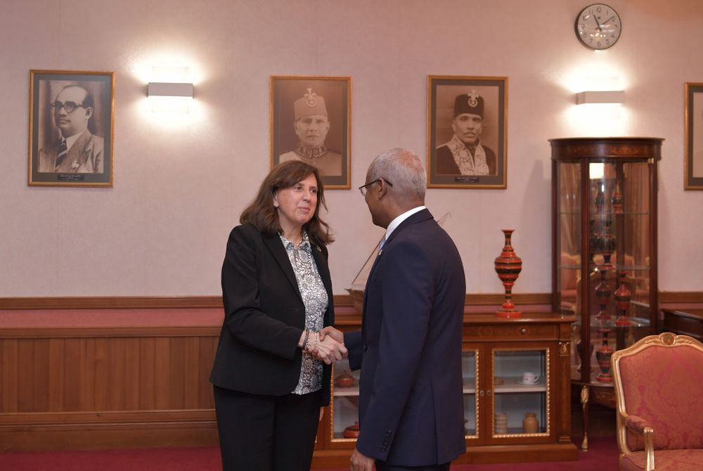 އީޔޫގެ ވަފުދާ ރައީސުލްޖުމްހޫރިއްޔާ ބައްދަލުކުރައްވަނީ