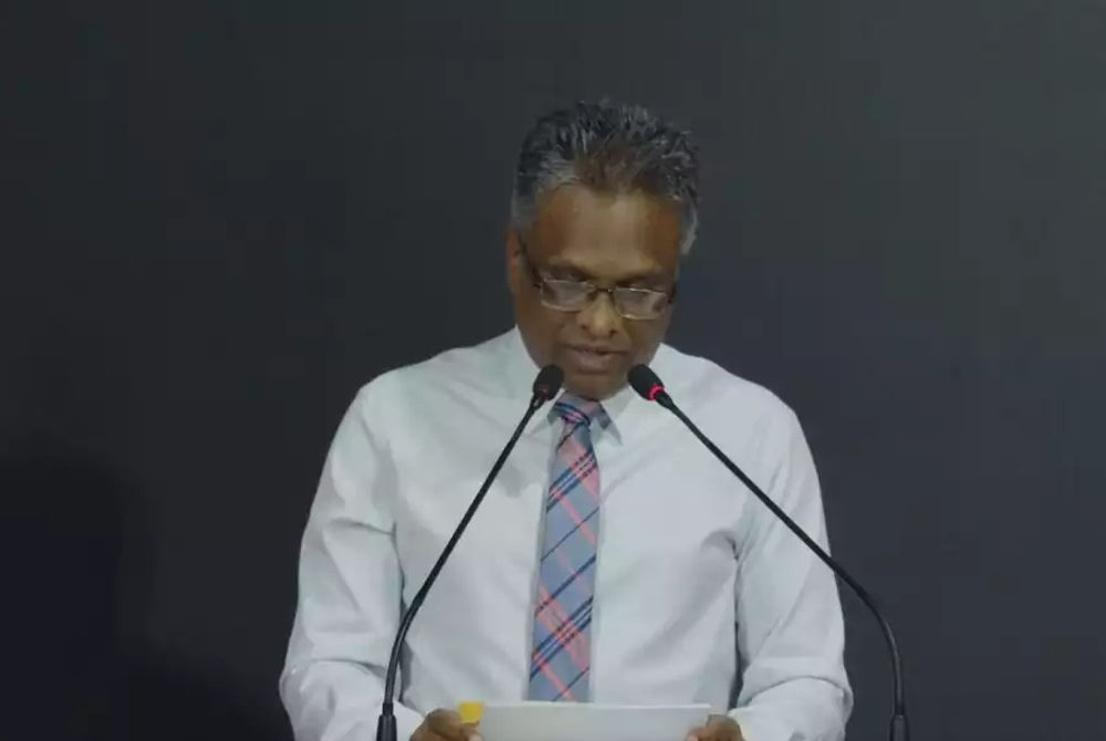 މާލޭ ސިޓީގެ މޭޔަރ އާދަމް އާޒިމް މާލޭގެ އެލްޔޫޕީގެ ބައްދަލުވުމުގައި ވާހަކަދައްކަވަނީ 12.10.2025
