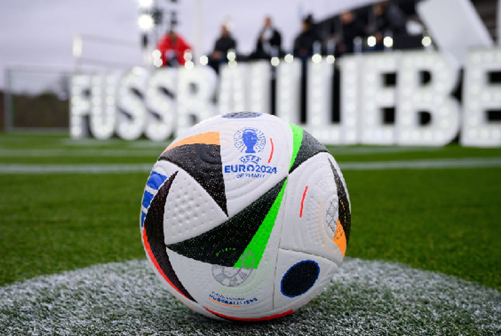 ޔޫރޯ 2024ގެ ރަސްމީ ބޯޅަ ފުސްބޯލީ