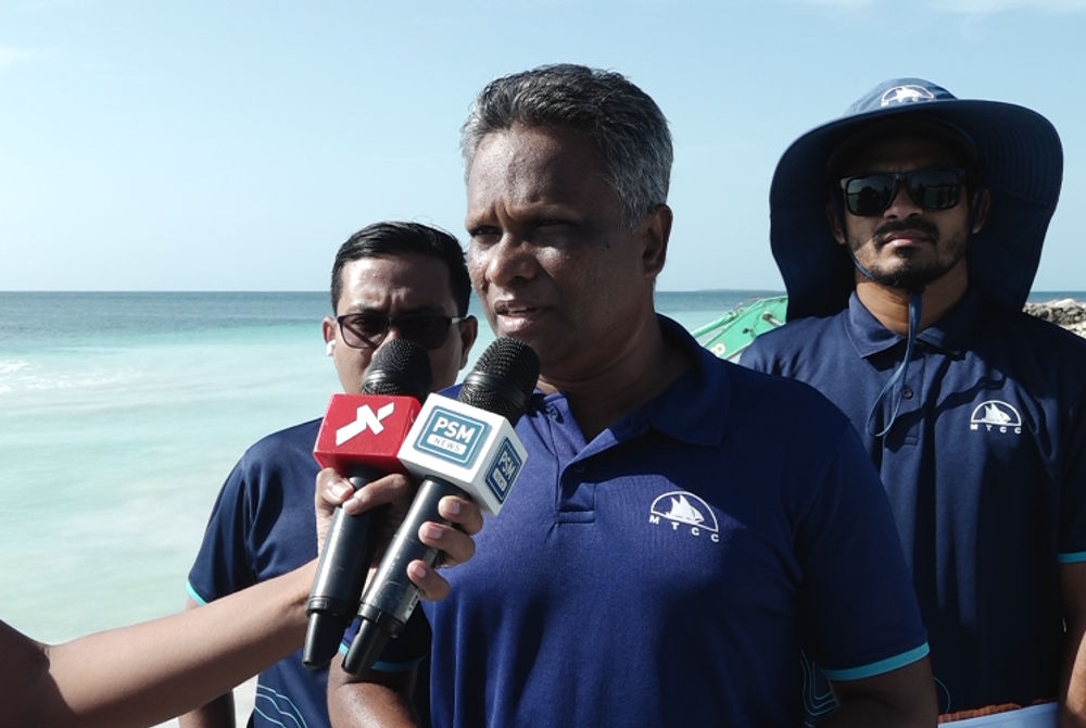 އެމްޓީސީސީގެ ސީއީއޯ އާދަމް އާޒިމް މީޑިއާތަކަށް މައުލޫމާތު ދެއްވުމުގެ ތެރެއިން