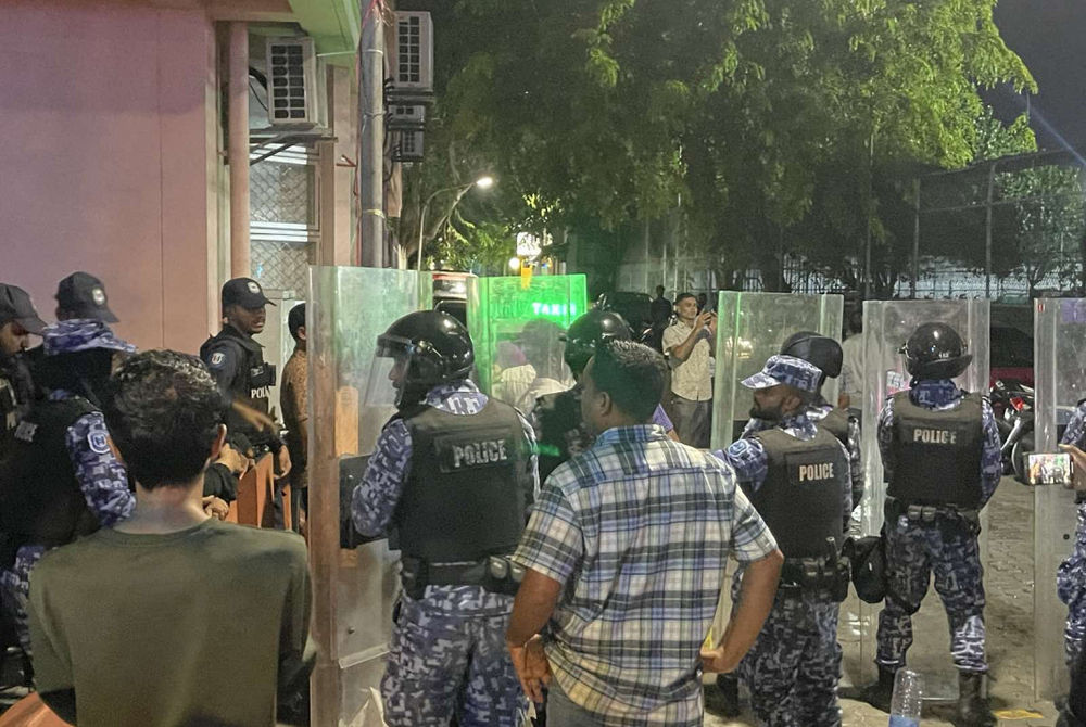 ޕީއެންއެފް ޖަލްސާއަށް ފުލުހުން ހުރަސްއަޅަނީ