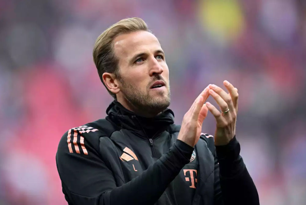 ބަޔާން އަށް ކުޅެމުން އަންނަ ހެރީ ކޭން