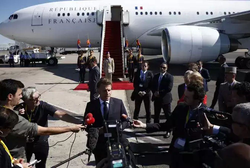 ސަމިޓުގައި ބައިވެރިވުމަށް ފްރާންސްގެ ރައީސް މެކްރޮން މިޞްރަށް ވަޑައިގެން 