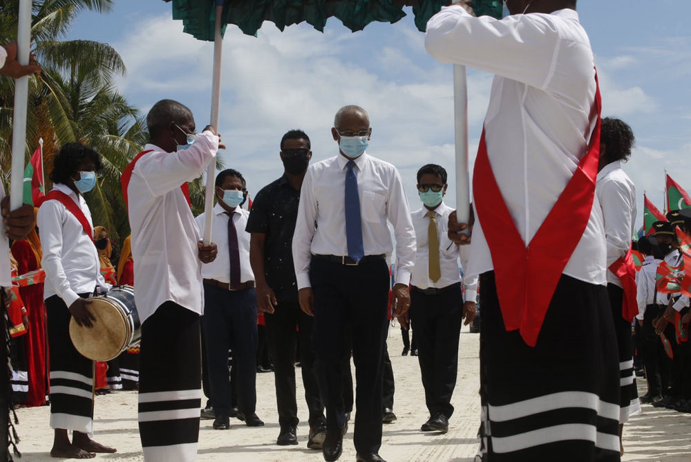 ރައީސް އިބްރާޙީމް މުހައްމަދު ޞާލިހު ހއ ހޯރަފުށި އެއަރޕޯޓު ހުޅުވައިދެއްވުމަށް ހޯރަފުއްޓަށް ވަޑައިގެންނެވި ދަތުރުފުޅުގެ ތެރެއިން