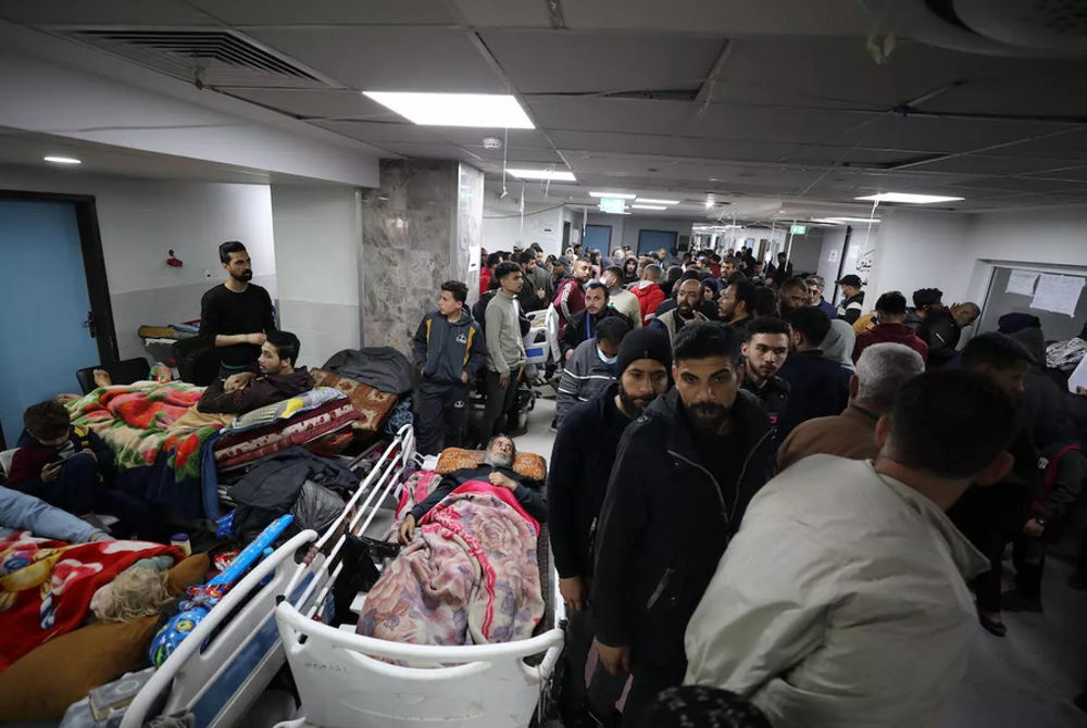 އިސްރާއީލްގެ ހަމަލާތަކުގައި ޒަޚަމްވެފައިވާ މީހުންތަކެއް އައްޝިފާ ހޮސްޕިޓަލަށް ގެންދަނީ