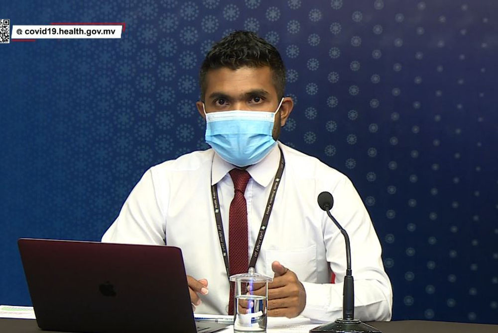 އާދިއްތަ ދުވަހުގެ ރޭ ބޭއްވި ނޫސްވެރިންގެ ބައްދަލުވުމުގައި އެޗްޕީއޭގެ ޑިރެކްޓަރ އަހްމަދު ނާސިރު ވާހަކަދައްކަވަނީ
