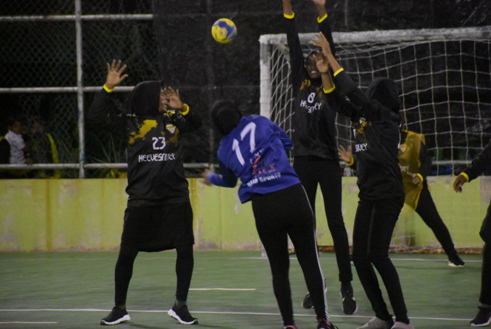 ދިއްދޫގައި ބޭއްވުނު ހޭންޑްބޯލް މުބާރާތުގެ ފުރަތަމަ މެޗް