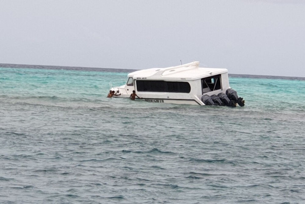 ލޯންޗު ފުންކުރުމުގެ މަސައްކަތުގައި ކޯސްޓްގާޑްގެ ޑްރައިވަރުން ދަނީ ހަރަކާތްތެރިވަމުން