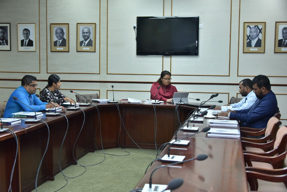 ހުކުރު ދުވަހު ޖެންޑަރ ކޮމިޓީން ބޭއްވި ބައްދަލުވުމުގެ ތެރެއިން