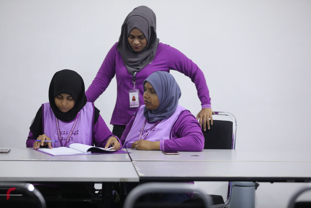 އިންތިހާބުގެ ވޯޓުލުން ކުރިޔަށްދަނީ