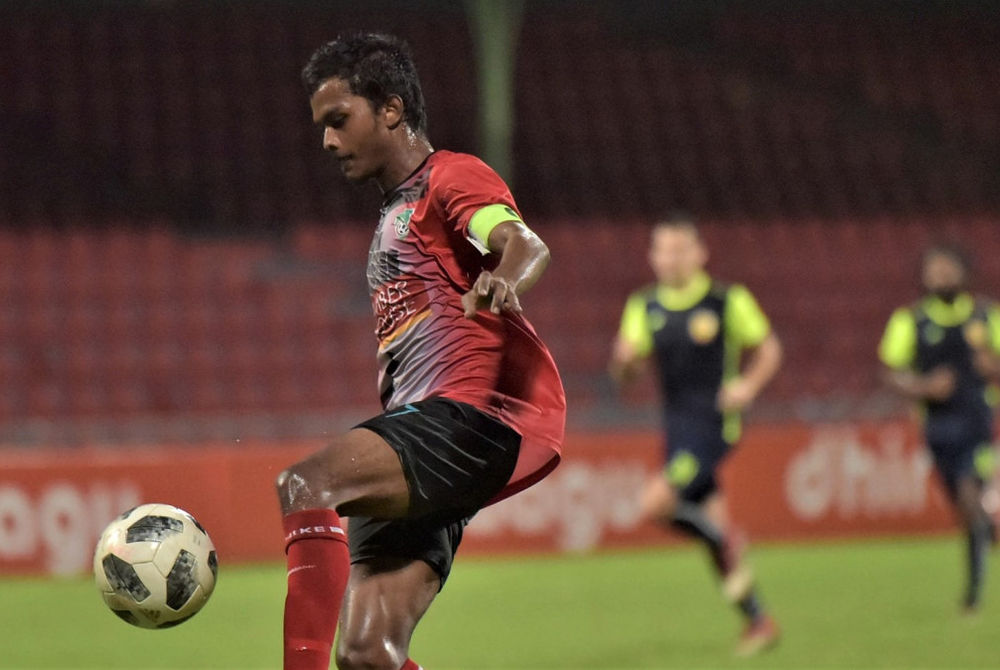 ޒުވާން ފޯވާޑް މުޙައްމަދު ޖައިލަމް (އޮގީ): އޭނާ އަކީ ކުރިއަށް އޮތް ސީޒަނަށް ގްރީންއަށް ސޮއިކުރި ފުރަތަމަ ކުޅުންތެރިޔާ