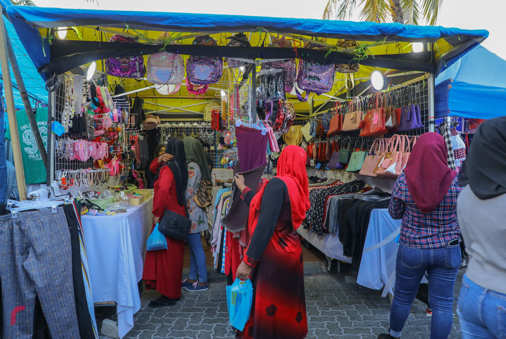 ރަސްފަންނު ސަރަހައްދުގައި ބޭއްވި ނައިޓް މާކެޓެއްގެ ތެރެއިން