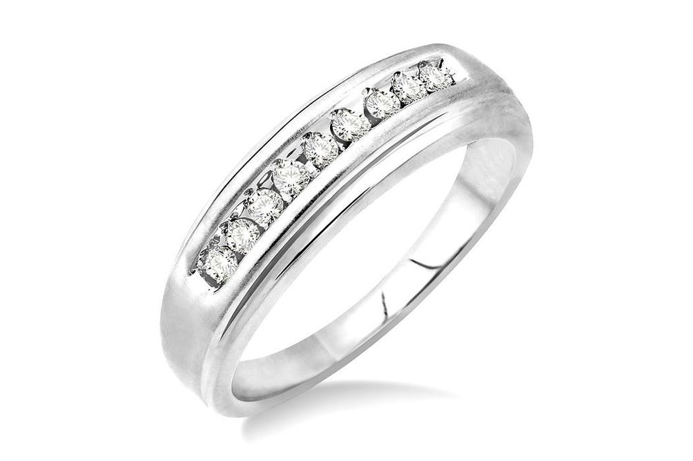 1/4 Ctw Round Cut Diamond Men's Ring in 10K White Gold - Size 9