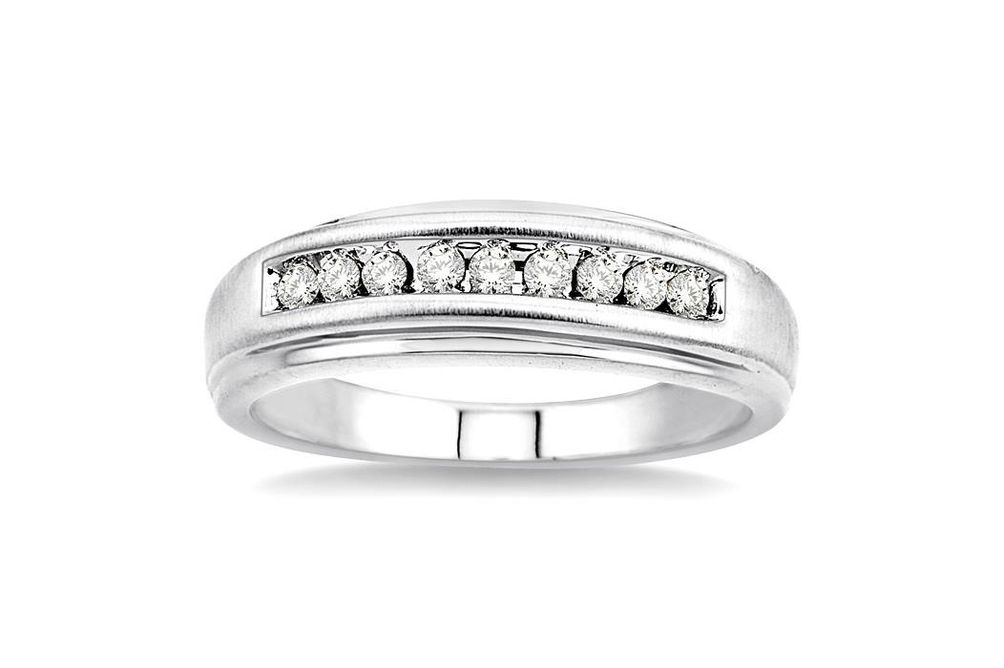 1/4 Ctw Round Cut Diamond Men's Ring in 10K White Gold - Size 9