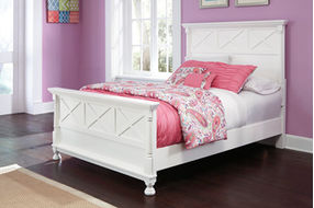 Signature Design by Ashley Kaslyn Queen Panel Bed-White