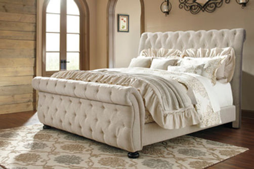 Signature Design by Ashley Willenburg Queen Upholstered Sleigh Bed-Linen