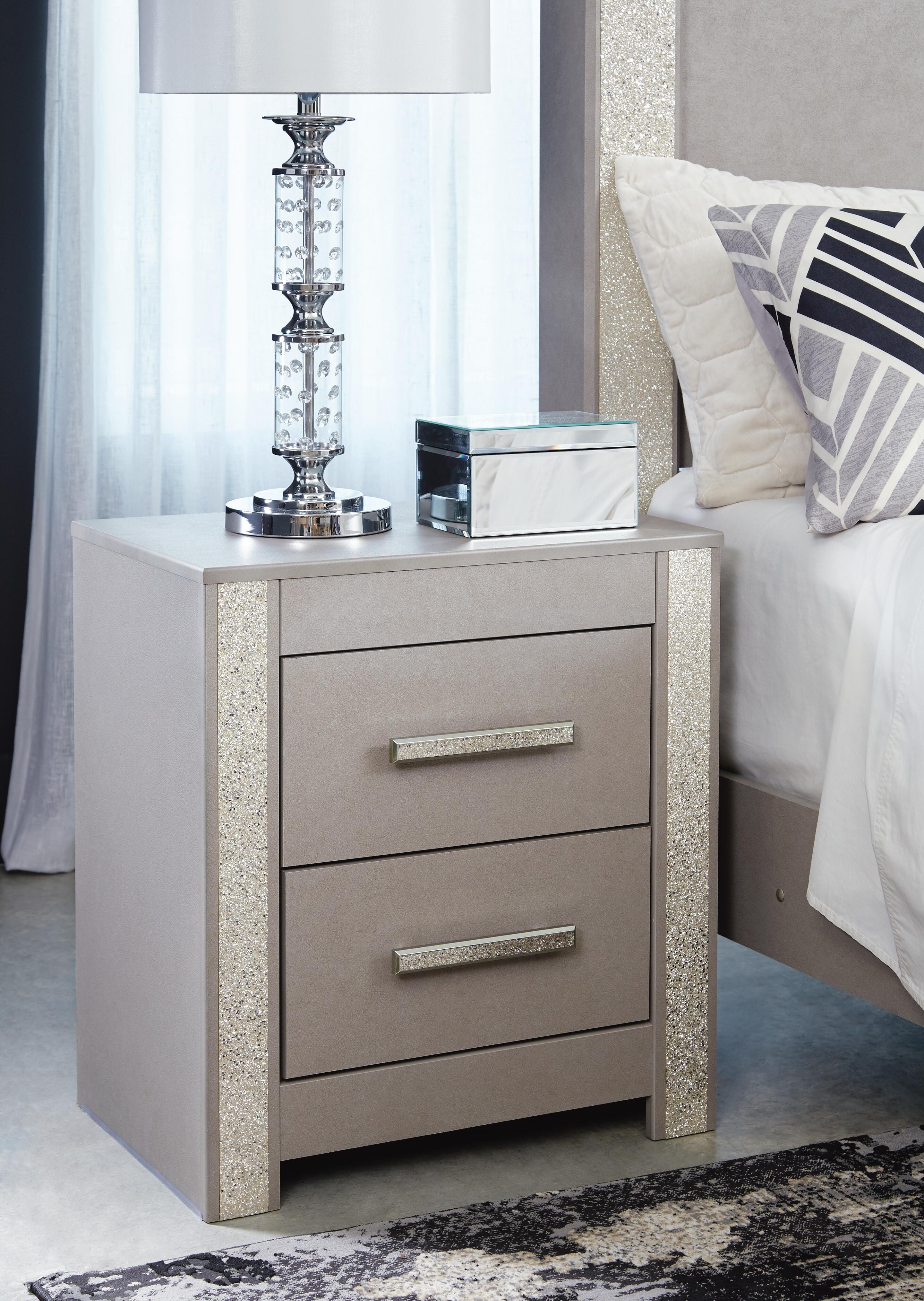 Rent-To-Own Signature Design by Ashley Surancha Queen Poster Bed