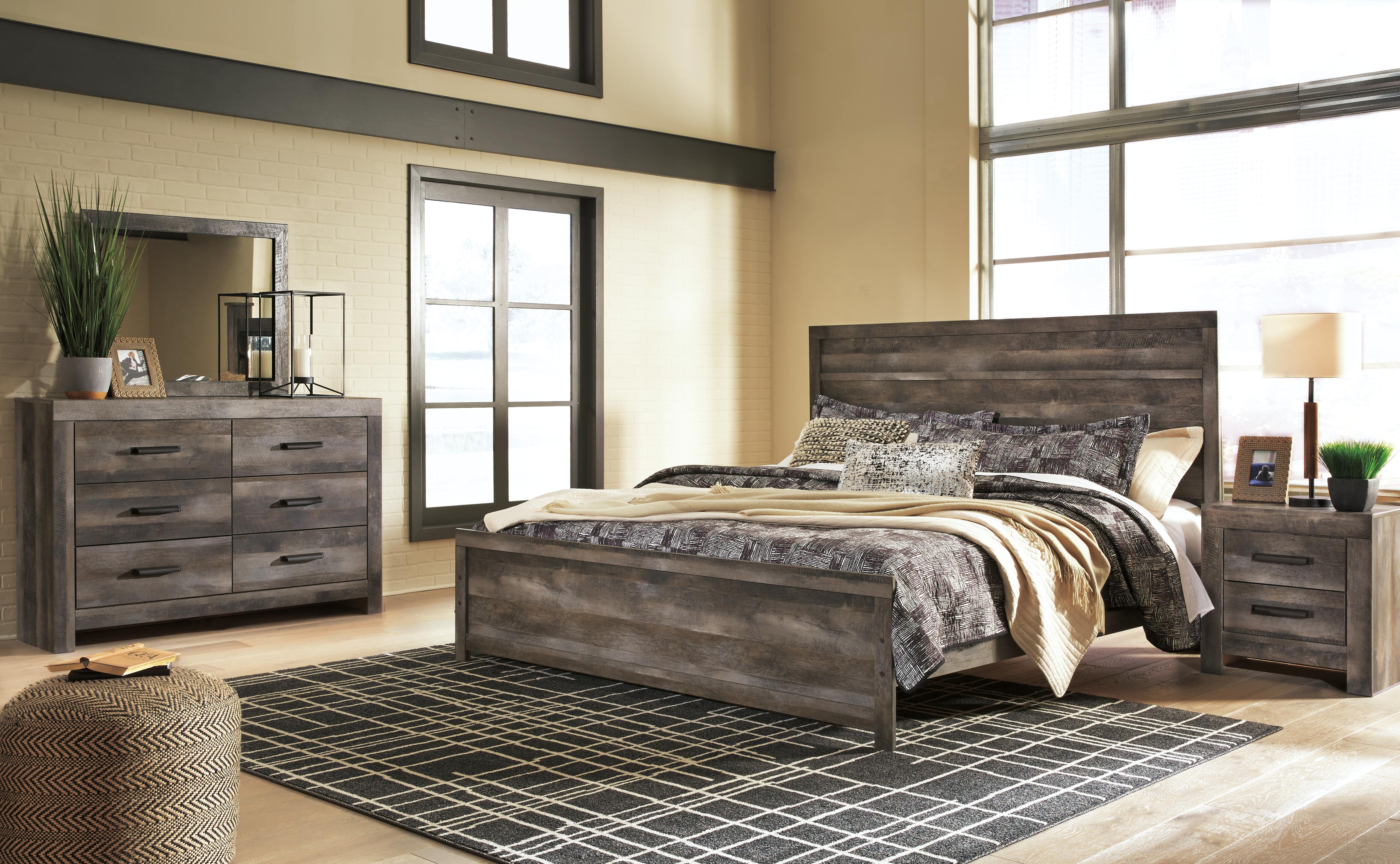 Rent-To-Own Signature Design by Ashley Wynnlow King Panel Bed with