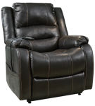 Signature Design by Ashley Yandel Power Lift Recliner-Black