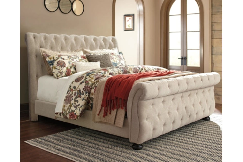 Signature Design by Ashley Willenburg Queen Upholstered Sleigh Bed-Linen